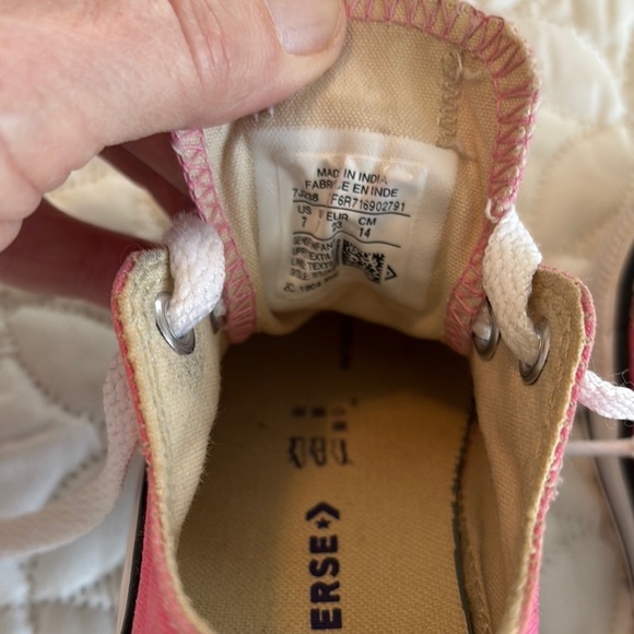 Converse Pink and White Low-Top Kids Sneakers Size 7 EUC! - Picture 8 of 9